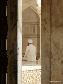 Prière - Fort rouge d'Agra - Inde